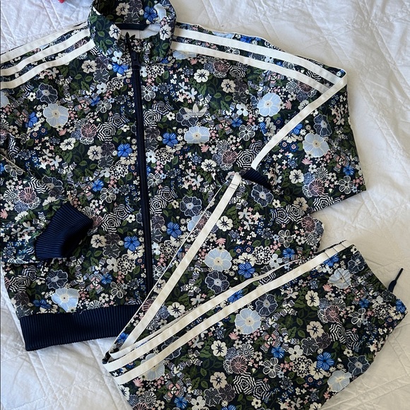 Adidas Floral Pattern Jacket - Picture 1 of 7